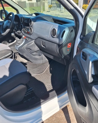 Peugeot Partner cena 25300 przebieg: 280000, rok produkcji 2014 z Brwinów małe 92